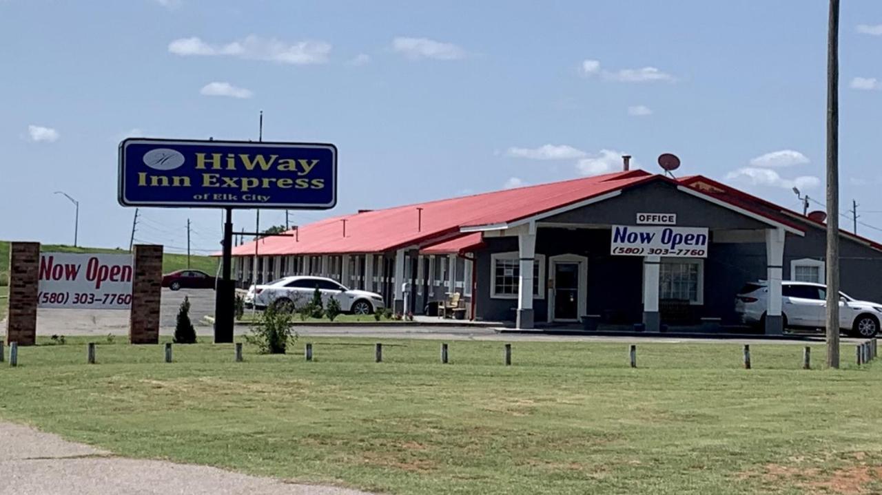 Hiway Inn Express 엘크시티 외부 사진